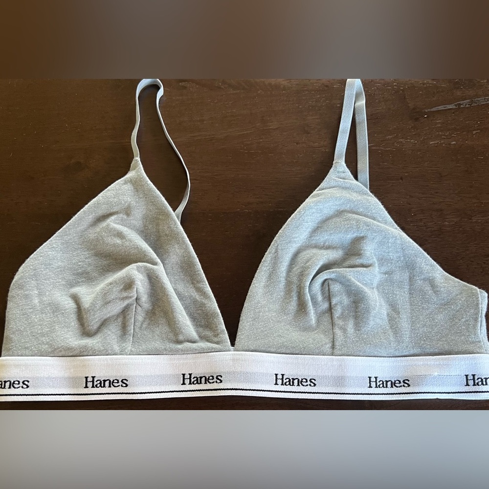 Hanes Women’s Medium Gray & White Triangle Bralette No Wire & No Padding